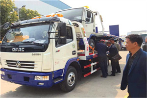 解放汽车道路救援拖车价格